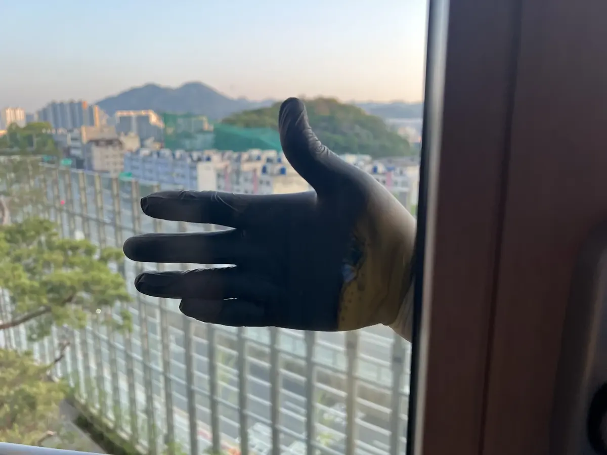 유리창청소업체 아파트 방 유리창 작업 후 상태